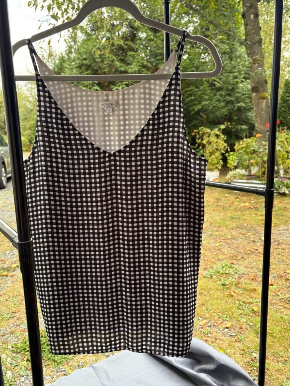 Reitmans, Navy & White, Gingham, V-Neck Camisole Top – Large